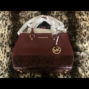 ✨NEW! Michael Kors Handbag✨
